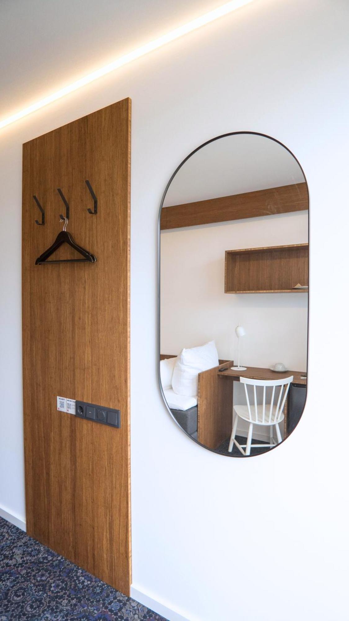 Tin Inn - Heinsberg - Das Hotel Aus Hochwertig Ausgebauten Ueberseecontainern Luaran gambar