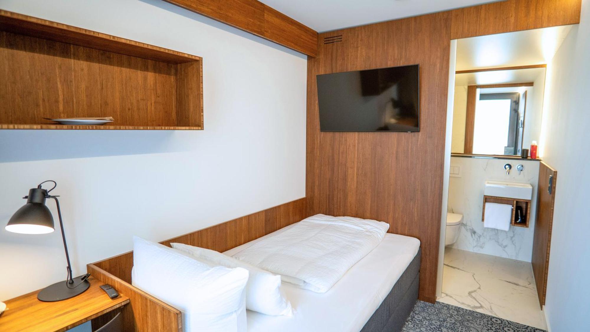 Tin Inn - Heinsberg - Das Hotel Aus Hochwertig Ausgebauten Ueberseecontainern Luaran gambar
