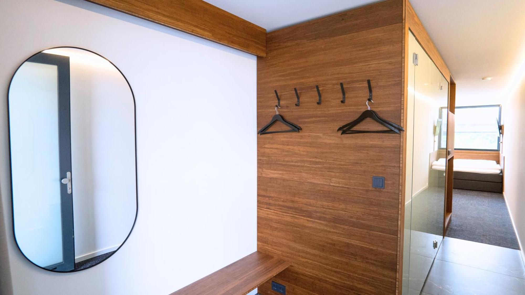 Tin Inn - Heinsberg - Das Hotel Aus Hochwertig Ausgebauten Ueberseecontainern Luaran gambar